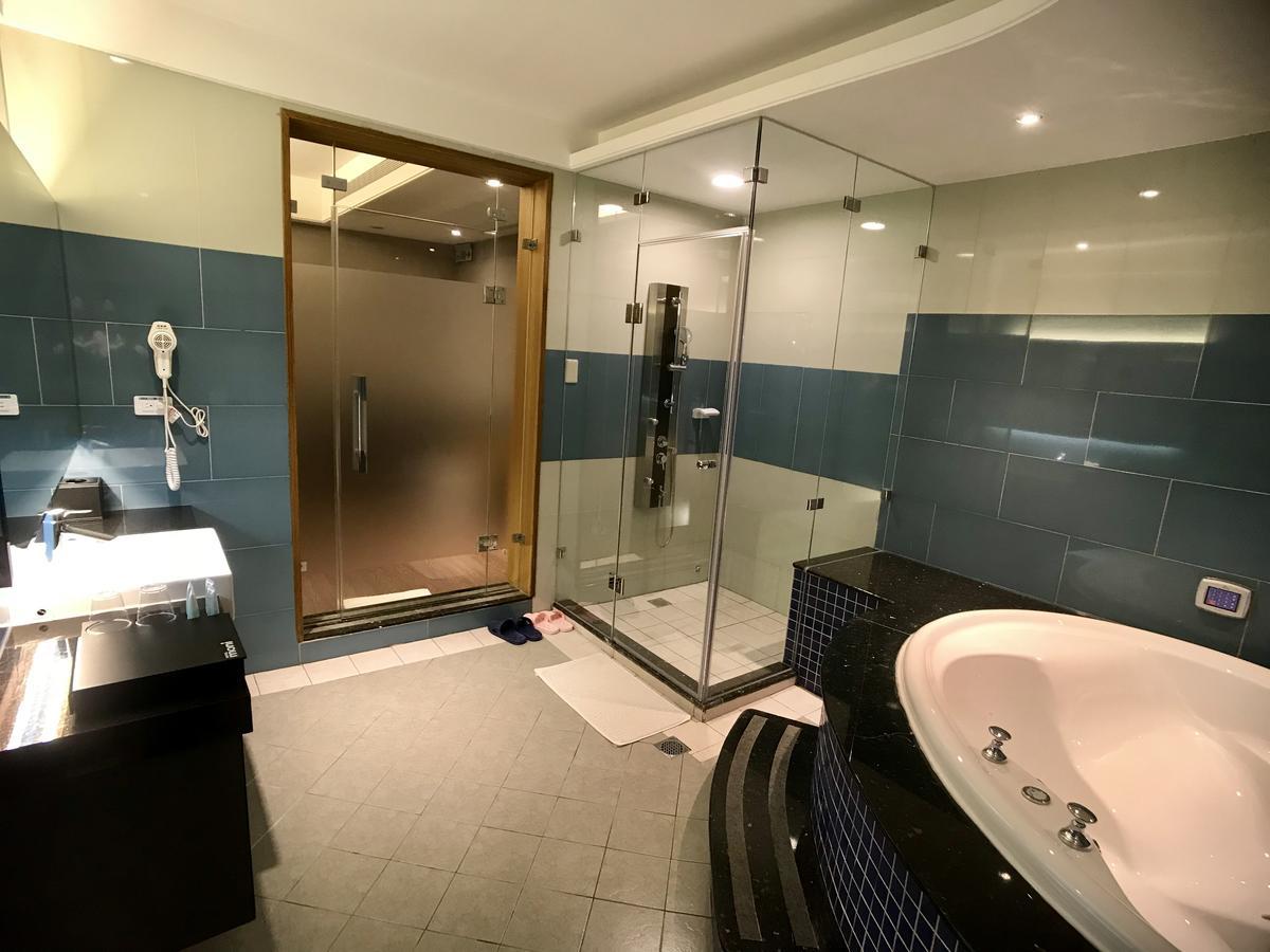 Moni Motel Pingzhen Εξωτερικό φωτογραφία