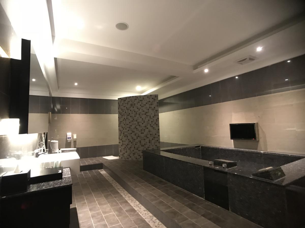 Moni Motel Pingzhen Εξωτερικό φωτογραφία